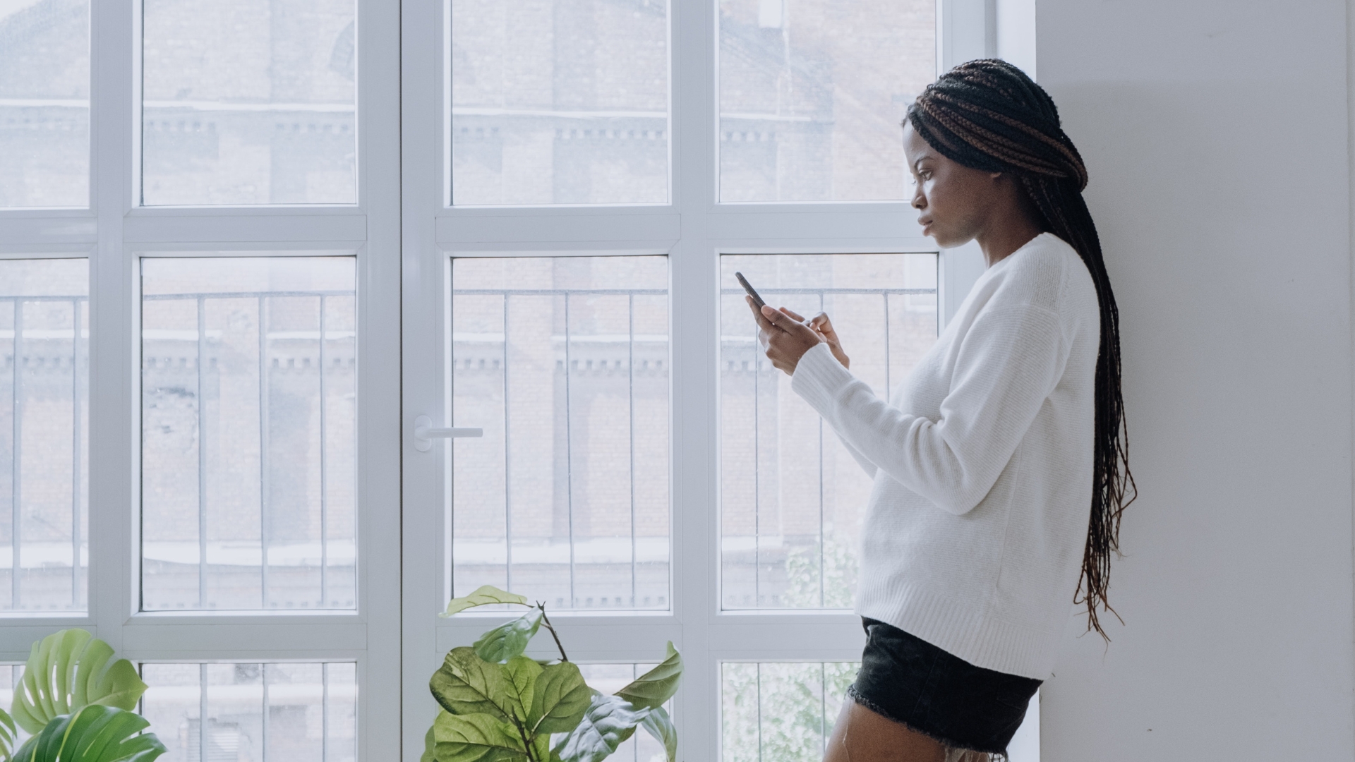 Why Aren’t Single Canadians Buying Real Estate?