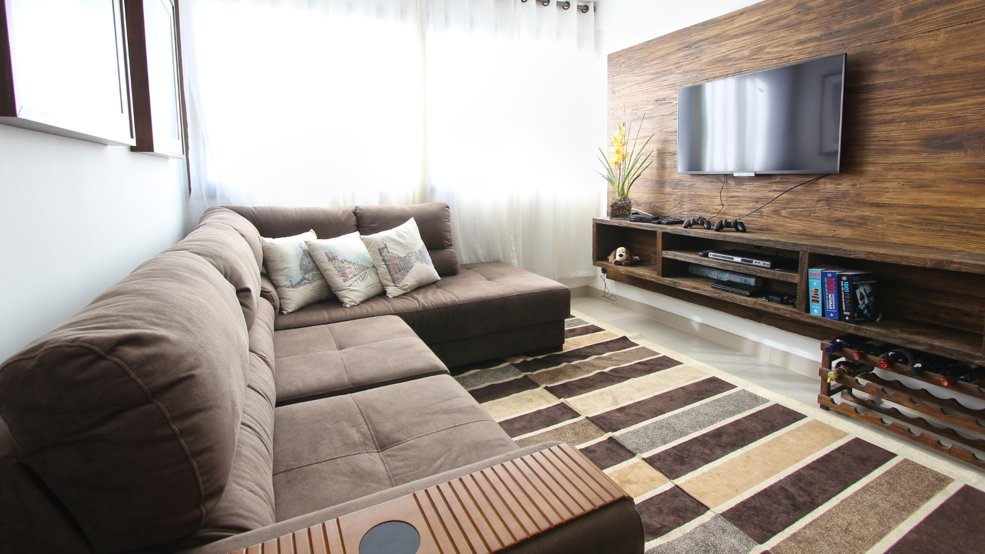 Staging Tricks to Make Your Condo Look Bigger and Boost Sale Price