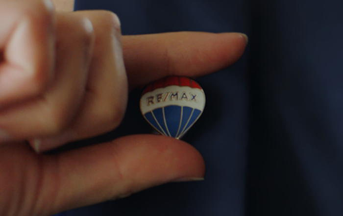 REMAX Canadian real estate agent