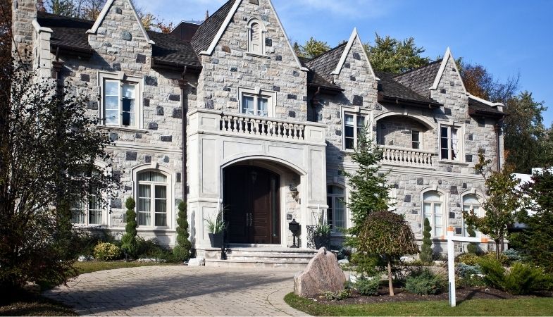 Uber-Luxe Toronto Real Estate Homebuying Activity in 2020