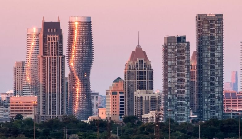 Mississauga Real Estate Sales and Prices Heat Up Coming Into 2021