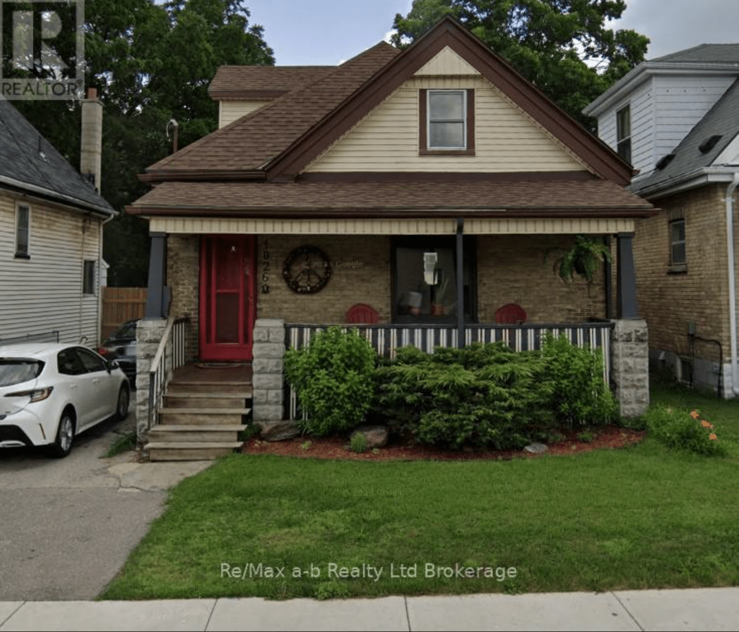 London house front yard