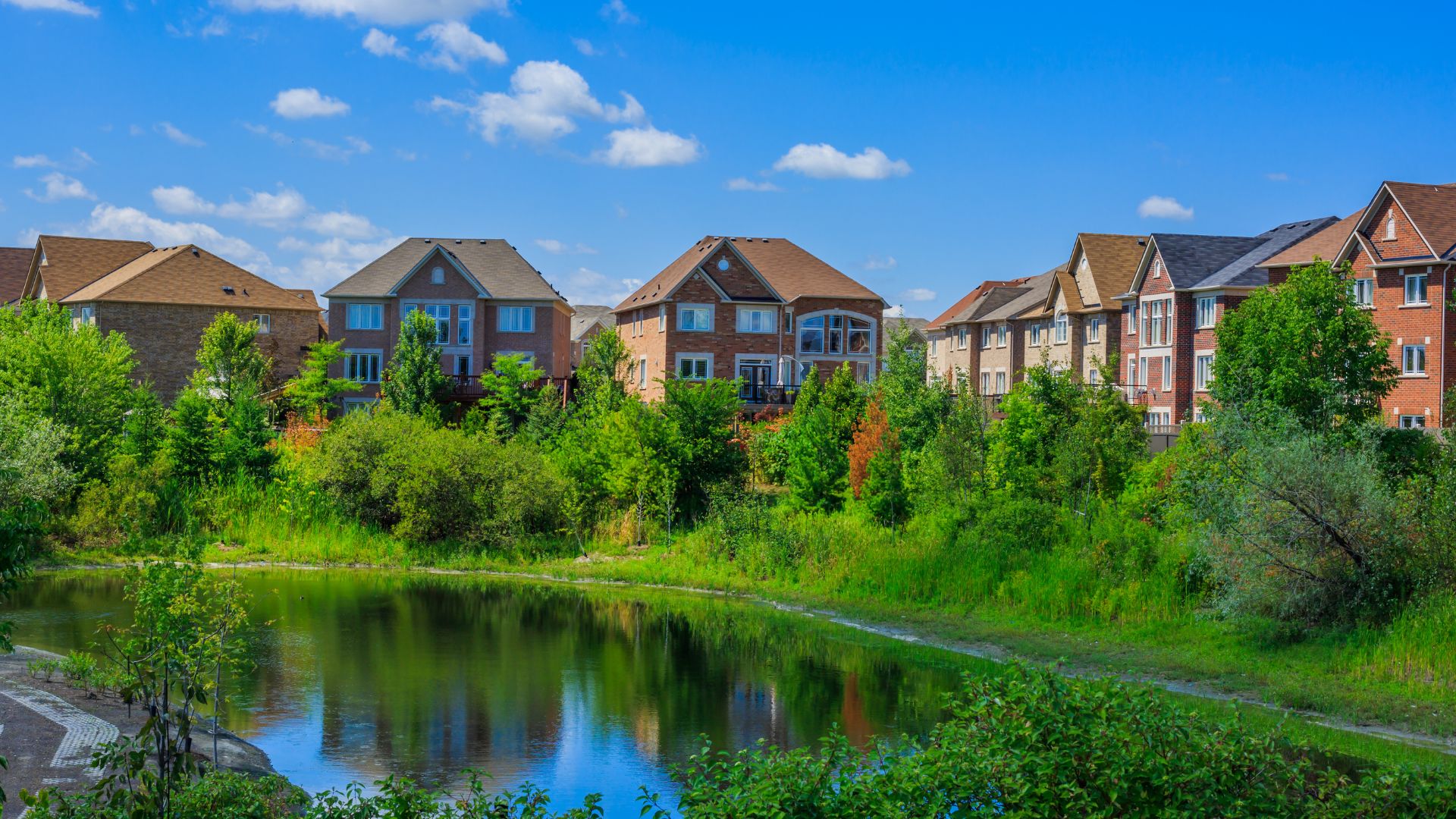 Canadian Real Estate Hot-Pockets Fuelled by Investors, Seasoned Buyers